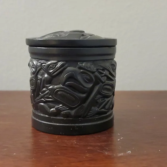 BOMA Native Canada Carved Lidded Box/Bowl - Picture 2 of 8